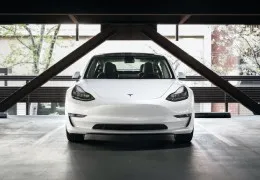 L'avenir de l'électromobilité : ce que le Tesla Model 3 signifie pour l'industrie