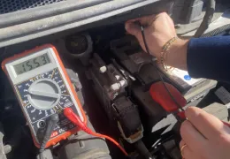 Comment tester la batterie de voiture avec un multimètre – Guide complet 2025 Comment tester la batterie de voiture avec un multimètre – Guide complet 2025