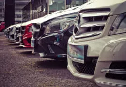 Noleggio auto per i ponti di primavera: 5 strategie per risparmiare senza rinunciare alla qualità